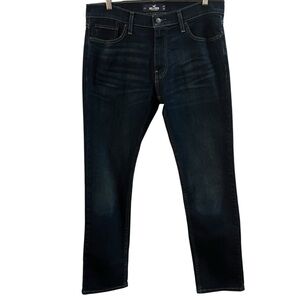HOLLISTER JEANS, Men’s Sz 33 x 32, Blue Dark Wash Slim Straight Epic Flex Jeans.
